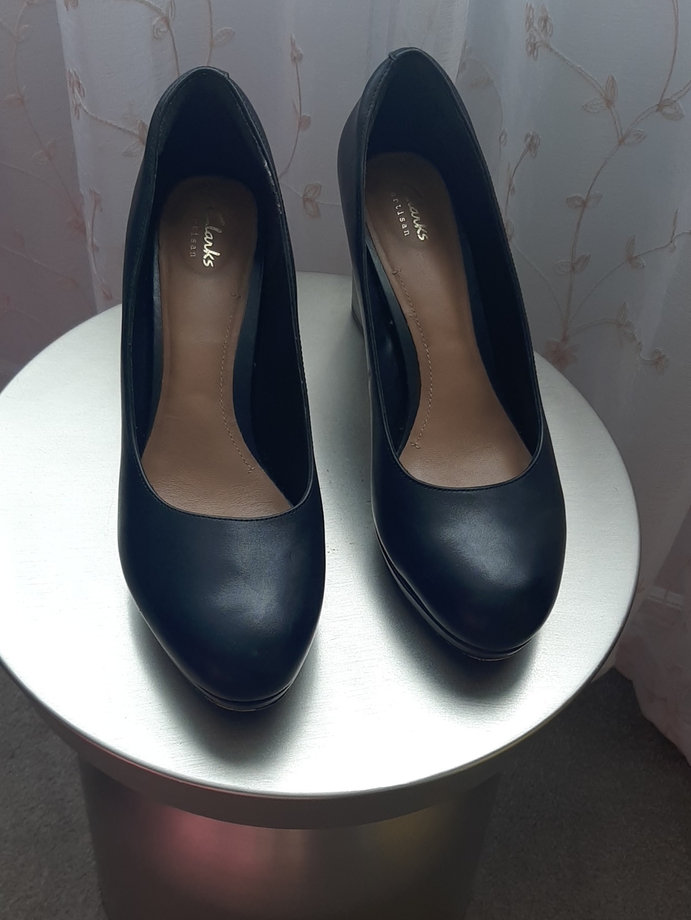 Clarks Black Leather Round-Toe Heels Sz 12